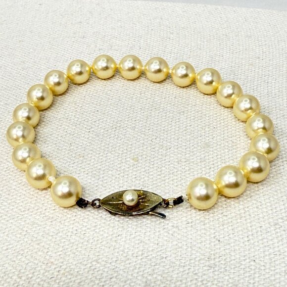 Vintage Faux Pearl Bracelet Sterling Silver Clasp Retro Classic Marked - Picture 1 of 8